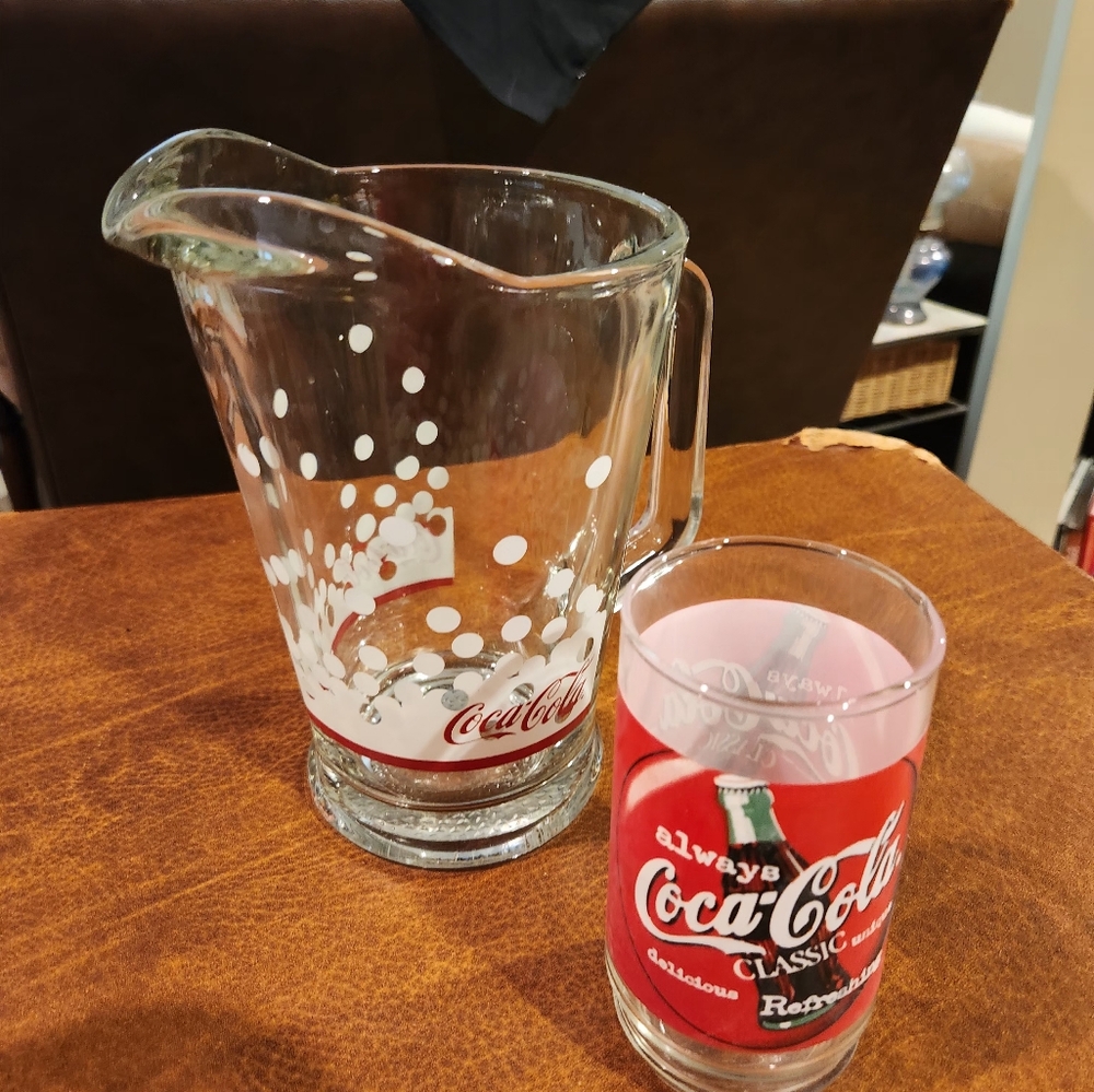 Coca-Cola Glass Pitcher with White Dots - Picture 4 of 4